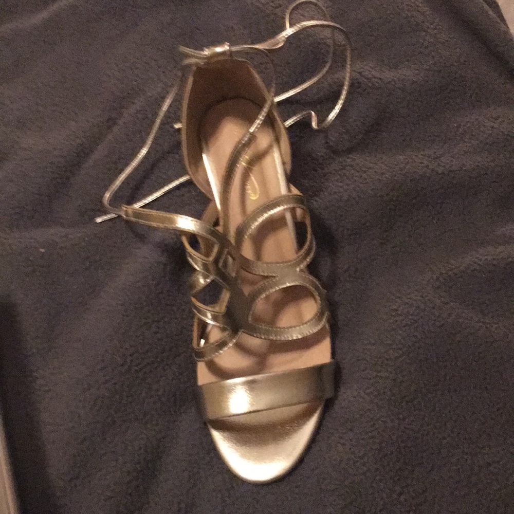 Gold sandals - Picture 4 of 5